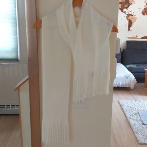 NWOT Gap White Winter Scarf